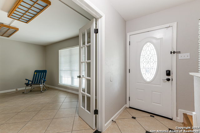 Image 4 of 33 For 555 Patricia