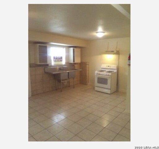 Image 8 of 10 For 600 Monticello Ct  2