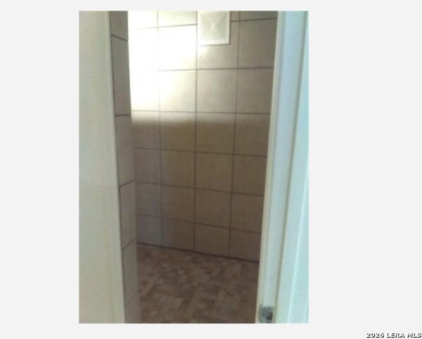 Image 9 of 10 For 600 Monticello Ct  2