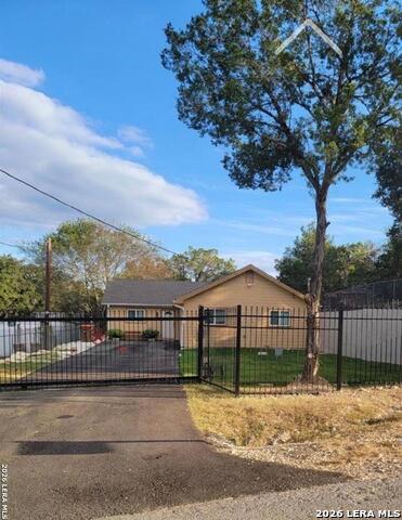 Details for 735 Green Castle Pl, Canyon Lake, TX 78133