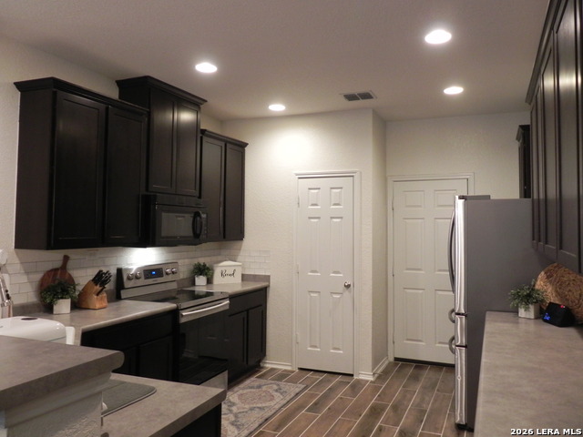 Image 3 of 24 For 10211 Fossil Vly