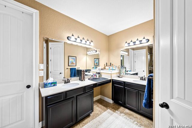 Image 21 of 52 For 11816 Field Bend