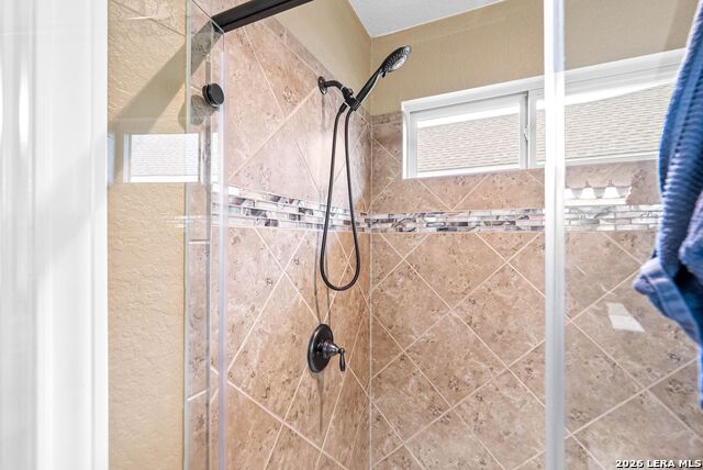 Image 23 of 52 For 11816 Field Bend