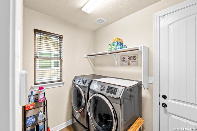 Image 33 of 52 For 11816 Field Bend