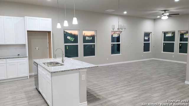 Image 5 of 20 For 748 Crestview