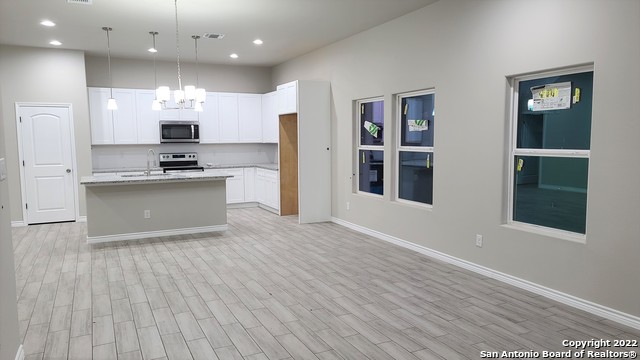 Image 8 of 20 For 748 Crestview