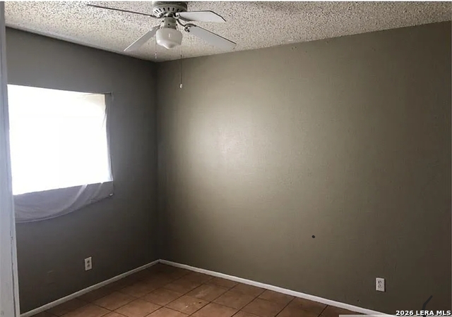 Image 11 of 16 For 9130 Kings Hbr