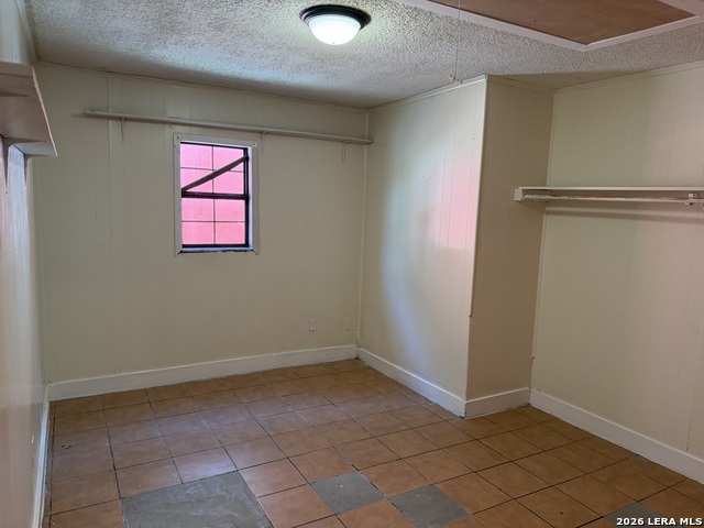 Image 12 of 16 For 9130 Kings Hbr