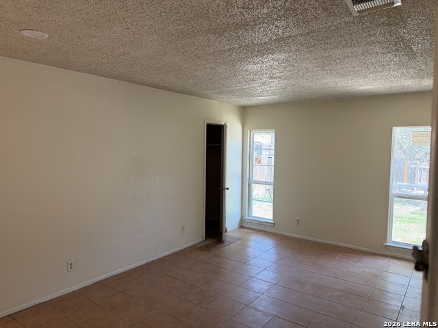 Image 7 of 16 For 9130 Kings Hbr