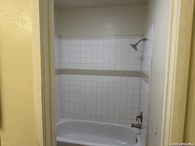 Image 9 of 16 For 9130 Kings Hbr