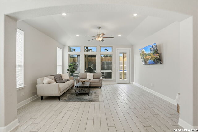 Image 10 of 50 For 8514 Glass Gem Dr