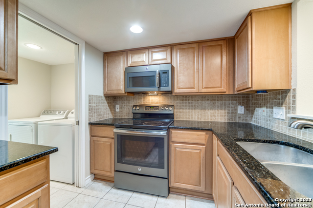 Image 6 of 12 For 11303 Vance Jackson Rd  C2