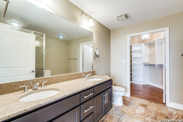 Image 18 of 40 For 215 Center N 307