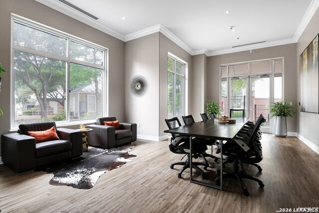 Image 34 of 40 For 215 Center N 307