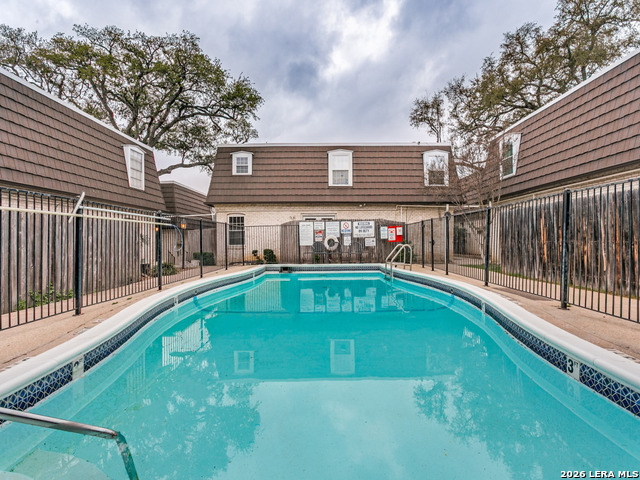 Image 12 of 12 For 8058 Broadway  255-t