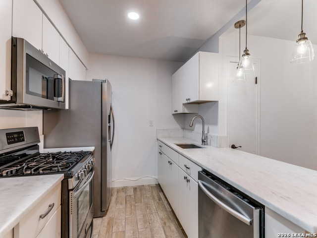 Image 8 of 12 For 8058 Broadway  255-t