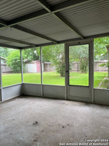 Image 14 of 15 For 136 Valley Oak Dr