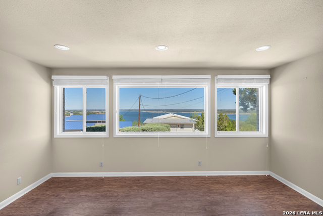 Image 17 of 48 For 1210 Skyline