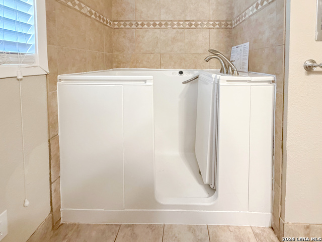 Image 30 of 48 For 1210 Skyline