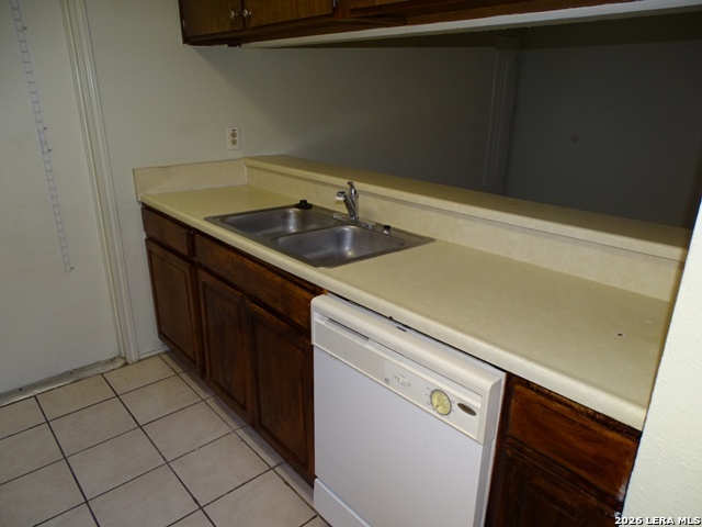 Image 10 of 21 For 5215 Meadow Rise St