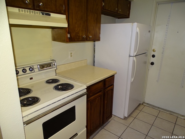 Image 11 of 21 For 5215 Meadow Rise St