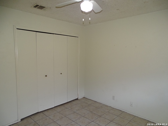 Image 17 of 21 For 5215 Meadow Rise St