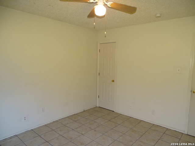 Image 19 of 21 For 5215 Meadow Rise St