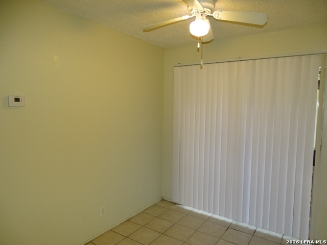 Image 6 of 21 For 5215 Meadow Rise St