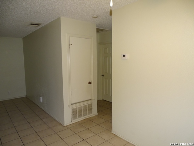 Image 9 of 21 For 5215 Meadow Rise St