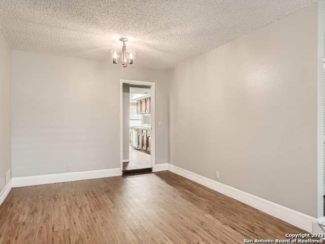 Listing photo id 2 for 8559 Littleport