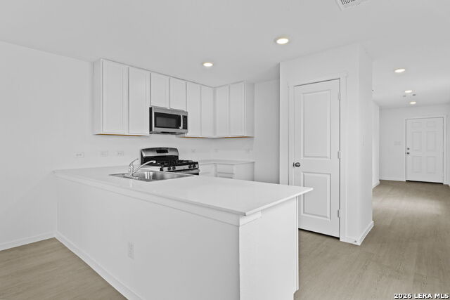 Image 14 of 24 For 12827 Kathleen St