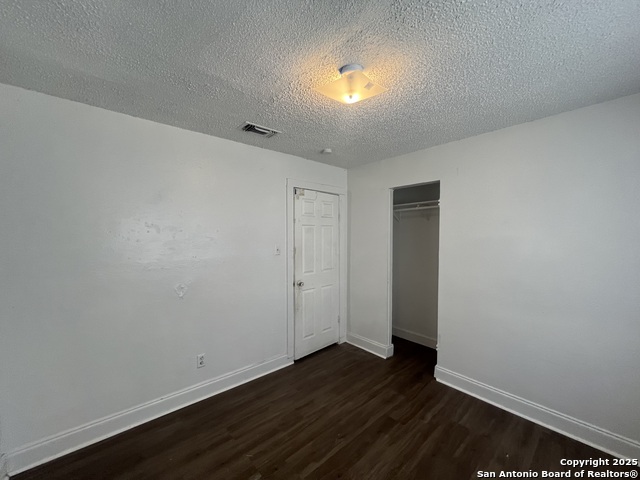 Image 27 of 27 For 401 Riverdale Dr