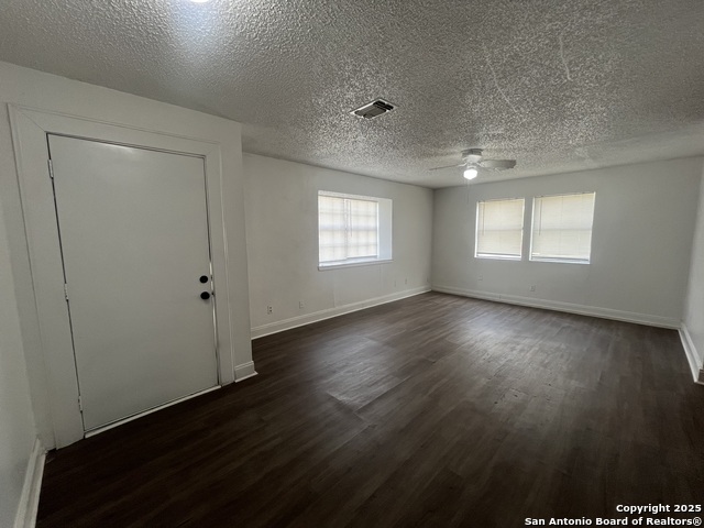 Image 3 of 27 For 401 Riverdale Dr