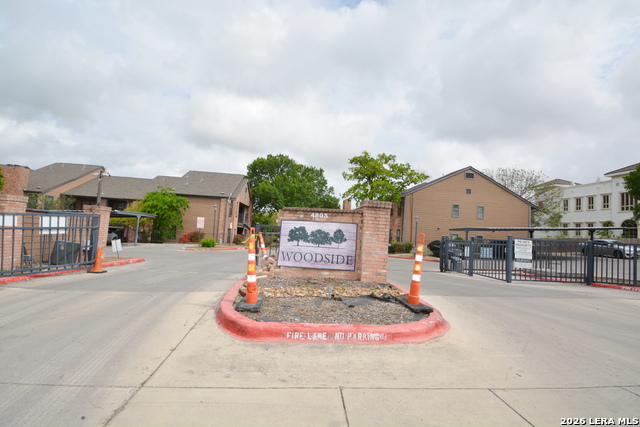 Image 17 of 19 For 4803 Hamilton Wolfe Road  704