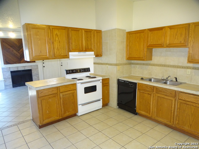 Image 10 of 25 For 9819 Valley Villa