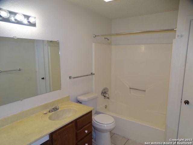 Image 19 of 25 For 9819 Valley Villa