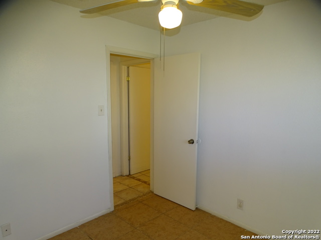 Image 21 of 25 For 9819 Valley Villa