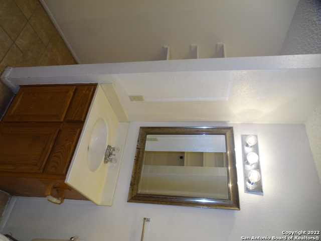 Image 24 of 25 For 9819 Valley Villa