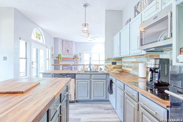 Image 17 of 39 For 14014 Shire Oak St