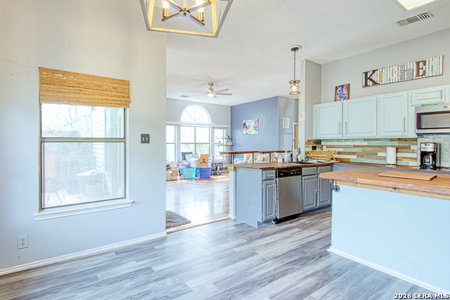 Image 20 of 39 For 14014 Shire Oak St