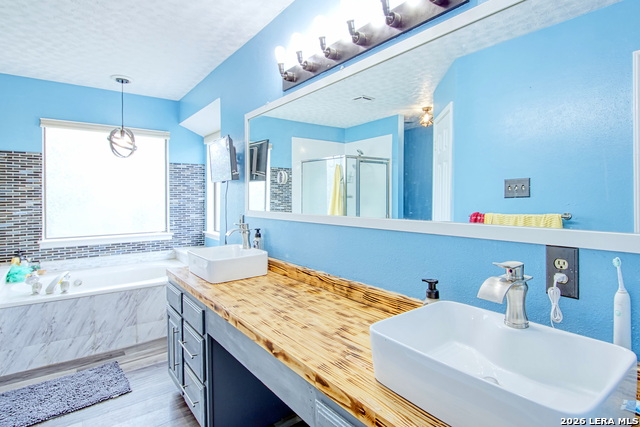 Image 27 of 39 For 14014 Shire Oak St