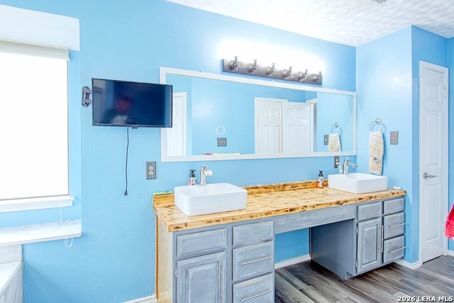 Image 28 of 39 For 14014 Shire Oak St