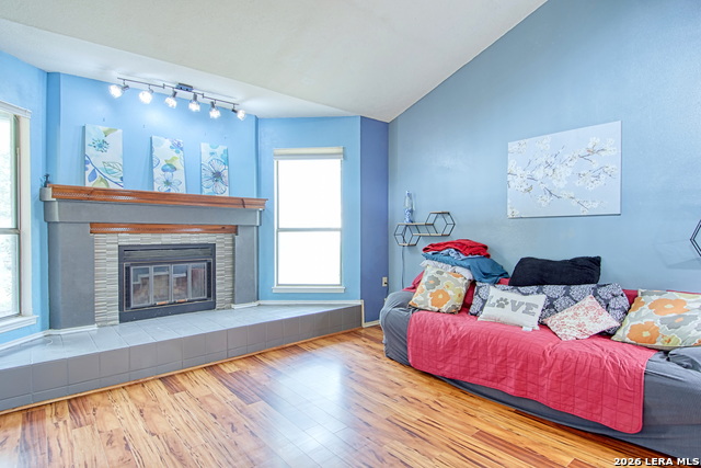 Image 9 of 39 For 14014 Shire Oak St