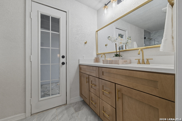 Image 16 of 35 For 7914 Windlake St