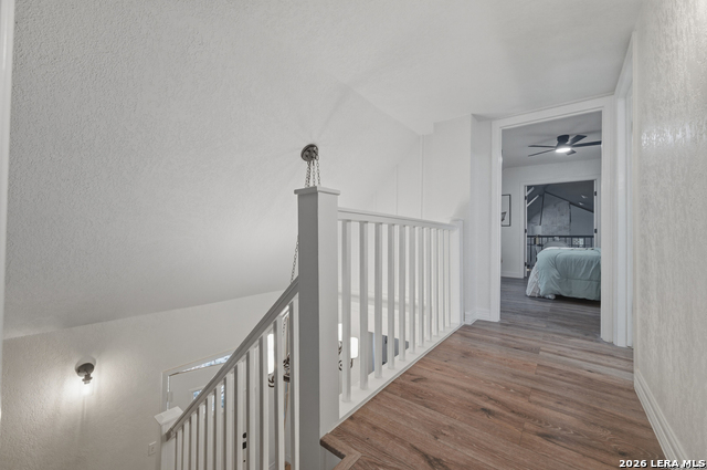 Image 21 of 35 For 7914 Windlake St