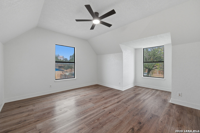 Image 23 of 35 For 7914 Windlake St