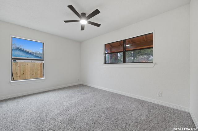 Image 29 of 35 For 7914 Windlake St