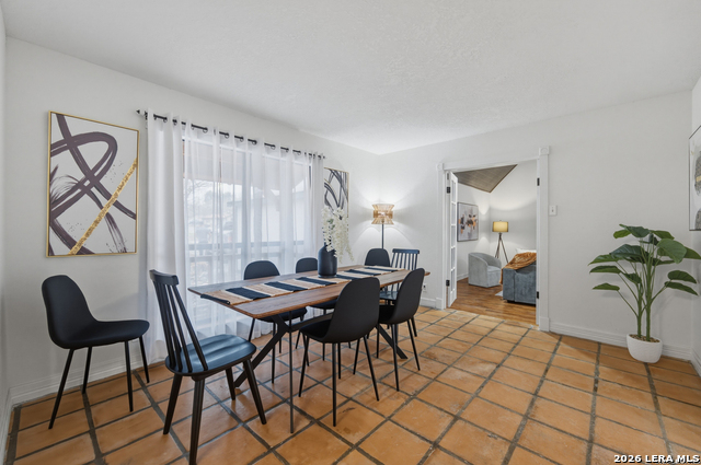 Image 8 of 35 For 7914 Windlake St