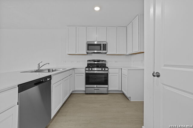 Image 10 of 22 For 12707 Kathleen St