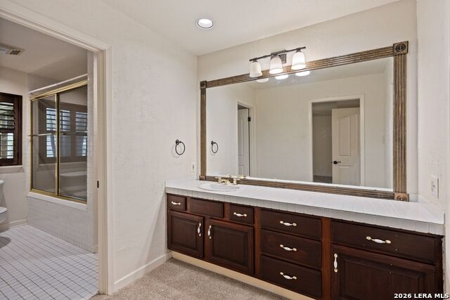 Listing photo id 23 for 207 Spring Mill Dr